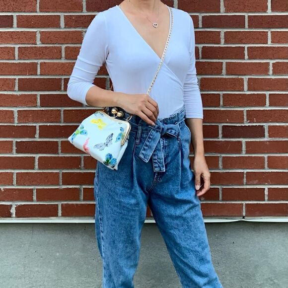 Handmade Genuine Leather Butterfly Embossed Kisslock Clutch with Small Purse Set - Picture 6 of 16